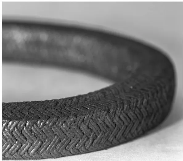 Sợi Carbon Bện Có Dây Chèn Bên Ngoài Lõi - Braided Carbon Yarn with Wire Inserted Over Core